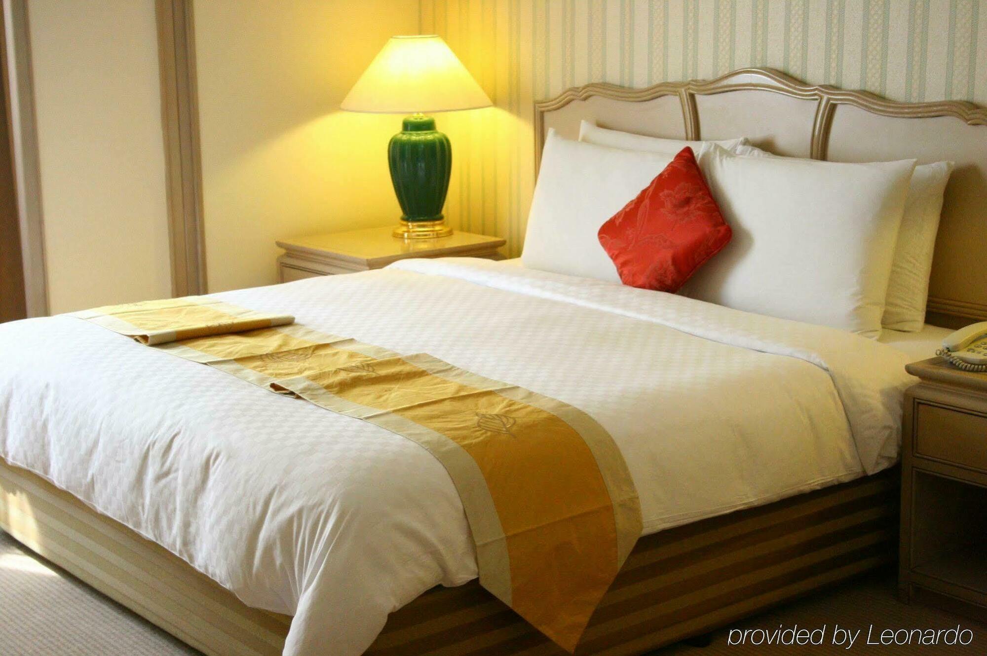 Hotel The Puteri Pacific 4*